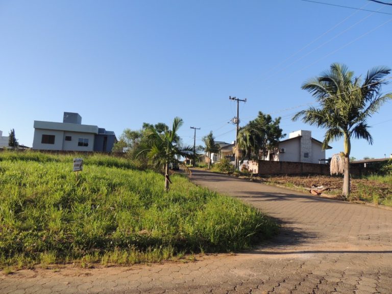 Terreno à Venda no Bairro Demboski | Esquina | 445,24m² | Rua Lajotada Terreno à Venda no Bairro Demboski | Esquina | 445,24m² | Rua Lajotada